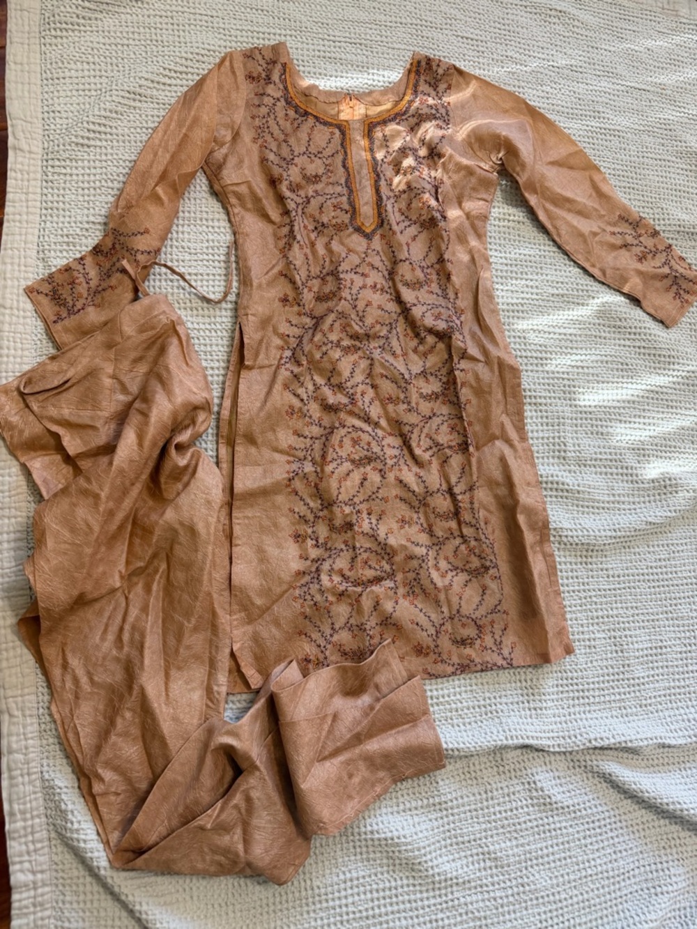 Salwar suit without dupatta - size S/M